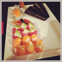 Das Foto wurde bei Ask de Chef - Fusion | Sushi | Lounge von Sophie B. am 1/11/2013 aufgenommen