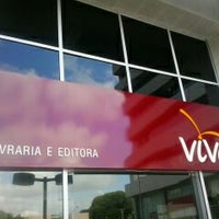 Das Foto wurde bei Viva Livraria e Editora von Fabricio G. am 6/27/2013 aufgenommen