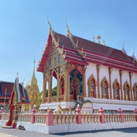 Photo taken at Wat Puranawas by Liftildapeak W. on 5/4/2021
