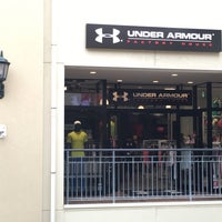 Photo taken at UNDER ARMOUR FACTORY HOUSE 三井アウトレットパーク 多摩南大沢店 by Liftildapeak W. on 8/15/2016