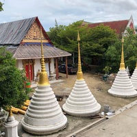 Photo taken at Wat Bangkadi by Liftildapeak W. on 8/19/2018