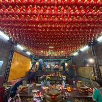 Photo taken at Tian Gong Tan Zhao Ling Temple (天宫坛昭灵官) by Liftildapeak W. on 8/27/2022