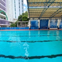 Photo taken at Bansomdejchaopraya Rajabhat Swimming Pool by Liftildapeak W. on 9/4/2021
