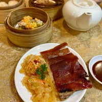 Photo taken at Red Star Restaurant 红星酒家 by Janie C. on 9/24/2023