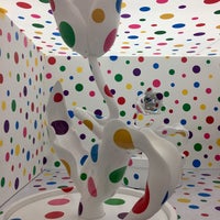 Photo taken at YAYOI KUSAMA: Life is the Heart of a Rainbow by Janie C. on 8/16/2017
