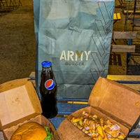 Foto tirada no(a) Army Burger por Ms1555 em 5/9/2022