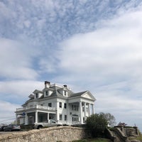 Photo taken at The Inn at Mystic by Donald L. on 5/2/2019