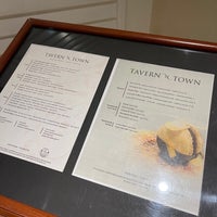 รูปภาพถ่ายที่ Tavern N Town โดย Donald L. เมื่อ 3/23/2021