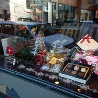 Photo taken at Laederach Swiss Chocolate by すみこ on 12/25/2012