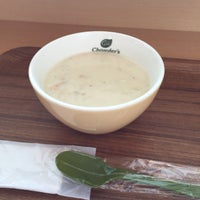 Photo taken at Chowder&amp;#39;s SOUP&amp;amp;DELI by すみこ on 4/19/2015