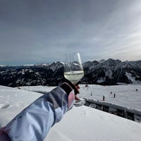 1/21/2024 tarihinde Eliška M.ziyaretçi tarafından Gipfel Restaurant Cima'de çekilen fotoğraf