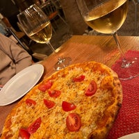 Foto tirada no(a) Gazetta Brasserie - Pizzeria por Niloofar baghaei em 3/20/2023