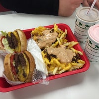 Photo taken at In-N-Out Burger by Clarah G. on 6/6/2015