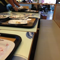 Foto diambil di Mr. Pizza oleh Manuel M. pada 3/25/2013