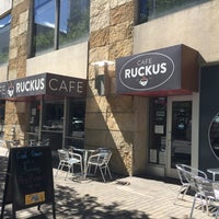 Foto tirada no(a) Cafe Ruckus por Adam H. em 6/17/2015