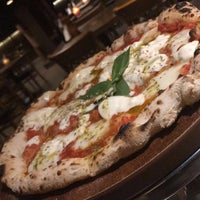 9/16/2017 tarihinde Norahh6ziyaretçi tarafından Finzione da Pizza'de çekilen fotoğraf