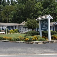 Foto diambil di Blowing Rock Inn oleh Blowing Rock Inn pada 7/25/2017