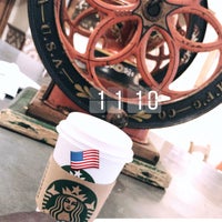 Photo taken at Starbucks by Vatan Doğukan on 5/22/2018