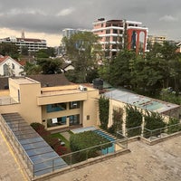 Foto scattata a DoubleTree by Hilton Nairobi Hurlingham da Ralph M. il 7/23/2023