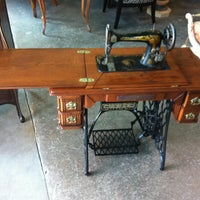 รูปภาพถ่ายที่ Antiques &amp;amp; Furniture Restoration Inc โดย Antiques &amp;amp; Furniture Restoration Inc เมื่อ 2/8/2018
