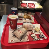 10/13/2017에 Lisa B.님이 KFC에서 찍은 사진