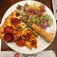 Photo taken at Pizza Hut by Rafael T. on 1/18/2019