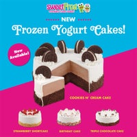 Photo taken at sweetFrog Premium Frozen Yogurt (W 43rd St) by Judy B. on 4/14/2023