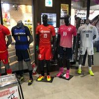 スポーツピアシラトリ 藤枝店 スポーツ用品店