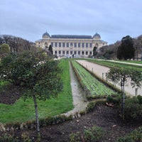 Photo taken at Jardin des Plantes by Blandine on 4/14/2013