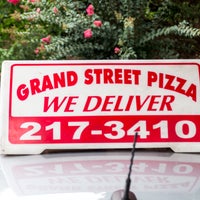 8/9/2017 tarihinde Grand Street Pizzaziyaretçi tarafından Grand Street Pizza'de çekilen fotoğraf