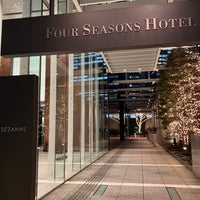 Photo taken at Four Seasons Hotel Tokyo at Marunouchi by Shino O. on 12/22/2023