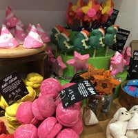 Photo taken at Lush by Elvyna L. on 11/14/2016