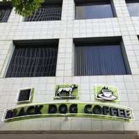 Das Foto wurde bei Black Dog Coffee von Stephenie B. am 5/10/2013 aufgenommen