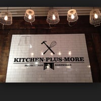 รูปภาพถ่ายที่ Kitchen Plus More โดย JetzNY เมื่อ 12/26/2014