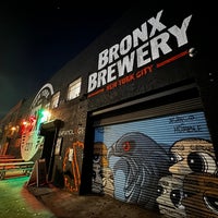 รูปภาพถ่ายที่ The Bronx Brewery โดย achimh เมื่อ 1/2/2024