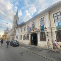 Photo taken at Hrvatski Muzej Naivne Umjetnosti | Croatian Museum of Naive Art by Erkan V. on 7/31/2022