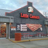5/23/2013 tarihinde Dylan J.ziyaretçi tarafından Little Caesars Pizza'de çekilen fotoğraf