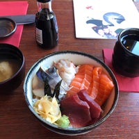 Foto diambil di Sushiya Sansaro oleh たけのこ ご. pada 12/30/2019