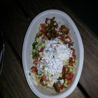 Photo taken at Chipotle Mexican Grill by Albert L. on 11/10/2012