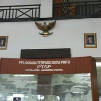 Photo taken at Kantor Walikota Jakarta Utara by Sutin V. on 1/20/2017