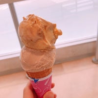 Photo taken at Baskin-Robbins by aruzi a. on 5/26/2019