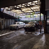 Photo taken at 27speed Car Wash by pakpong s. on 2/22/2014