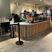 Photo taken at Starbucks by Paulo on 7/25/2022