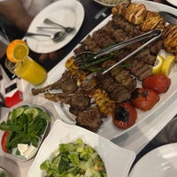 Foto tomada en Iran Zamin Restaurant  por Zfr G. el 1/14/2024