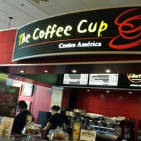 Foto tirada no(a) The Coffee Cup por Kiki L. em 7/21/2013