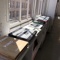 6/11/2018에 Eden W.님이 Aperture Foundation: Bookstore and Gallery에서 찍은 사진