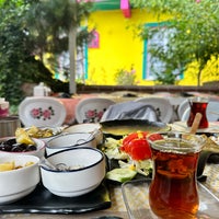 Foto tirada no(a) Zeynepp Restaurant &amp;amp; Cafe &amp;amp; Patisserie por Gunesx em 7/9/2023
