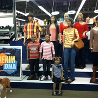 Photo taken at Old Navy by Z J. on 8/16/2011