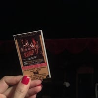 Foto tirada no(a) Sahne Tozu Tiyatrosu Fehmi İşgören Sahnesi por Sevinç G. em 3/13/2019