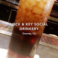 รูปภาพถ่ายที่ Lock &amp;amp; Key Social Drinkery โดย David C. เมื่อ 7/22/2019
